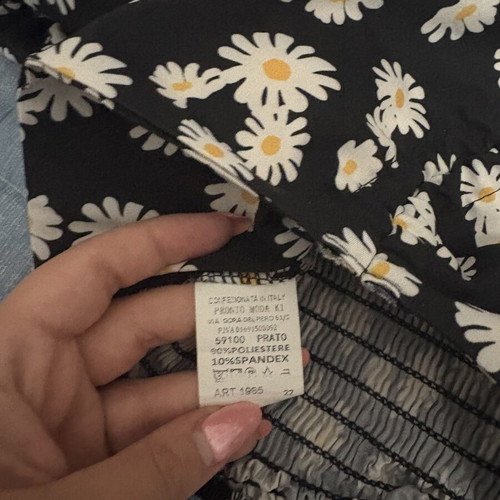 Floral Off-Shoulder Crop Top with Daisies, Small
