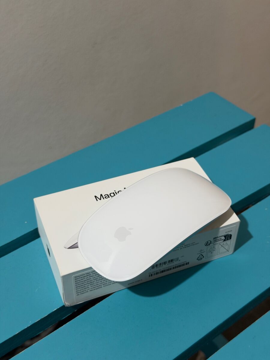 MacBook Air 15.3