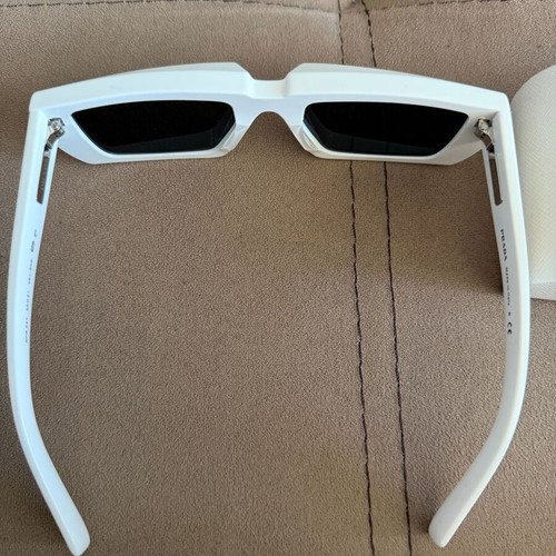 Prada SPR24Y sunglasses like new, white frame, unisex