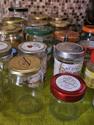 Jars in various sizes like new, set