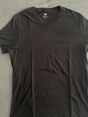 T-shirt H&M black size S like new