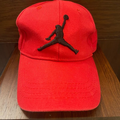 Zara red hat new
