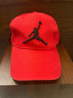 Zara red hat new