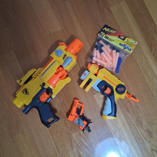 Nerf N Strike blasters like new with darts set