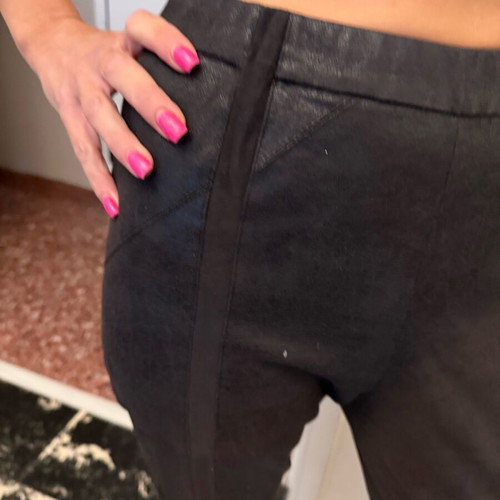 Leggings with leather texture size M, like new, Made in Greece