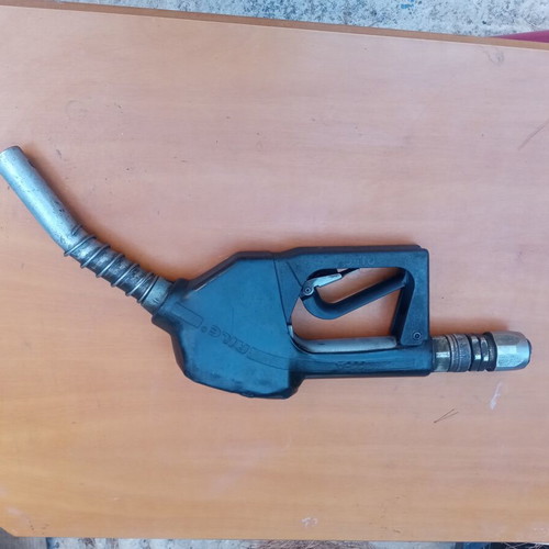 Fuel nozzle Φ20, AILE 11-A, curved aluminum, automatic with 3/4 connector