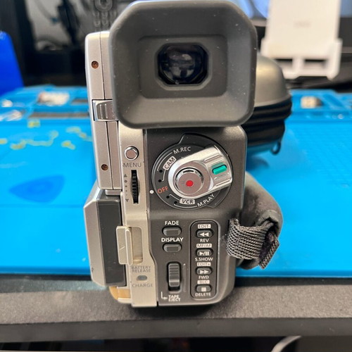Samsung Digital Camcorder VP-D190i like new