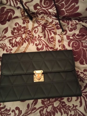 Γυναικεία τσάντα ώμου μαύρου χρώματος νέα