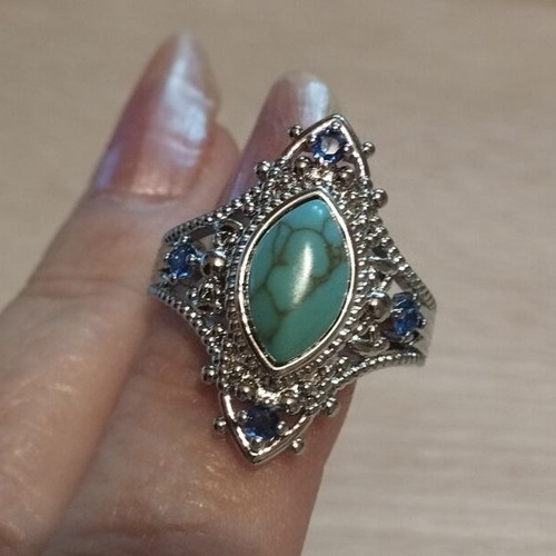 Turquoise ring like new, white gold plated, inner diameter 18 mm