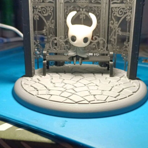 Hollow Knight Queen's Bench decorative lamp like new