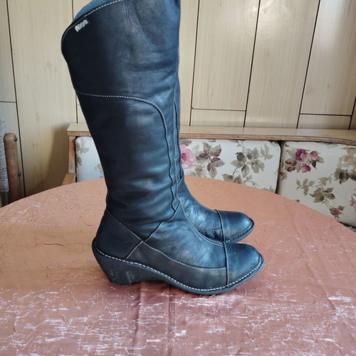 Women's black AICE leather boots like new, size 41