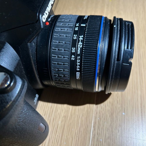 Olympus E-510 DSLR μεταχειρισμένη με φακό 14-42mm
