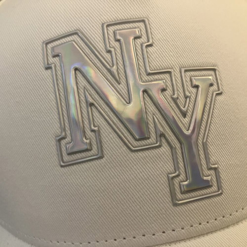 New York hat new, iridescent logo, white, size M