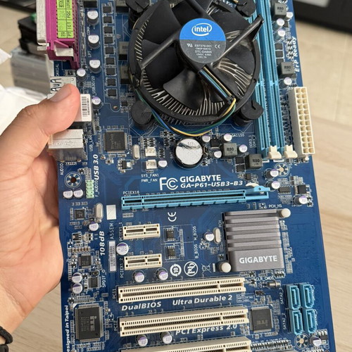 Gigabyte GA-P61-USB3-B3 motherboard used with i3 2100 processor and Intel cooler