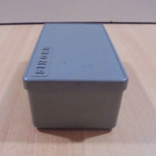 Singer old plastic storage box for threads and needles used