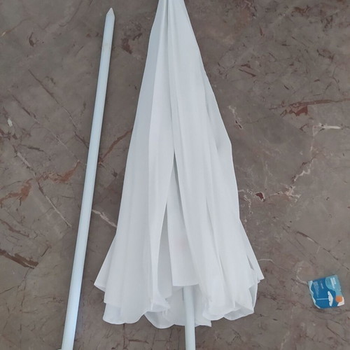 Escape Beach Umbrella 2m white like new with carrying case