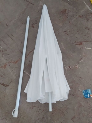 Escape Beach Umbrella 2m white like new with carrying case