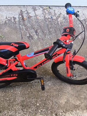 Clermont 16" children's bike like new, city style, red