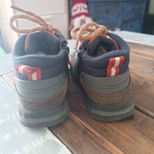 Zara winter shoes for boy size 25 used