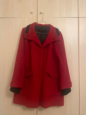 Red classic coat like new, size M