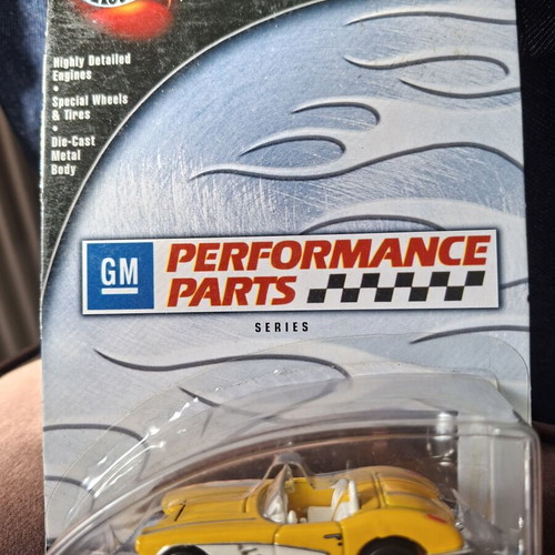Hot Wheels 100% GM Performance Parts '58 Corvette Yellow & Corvette SR2 Blue Real Riders