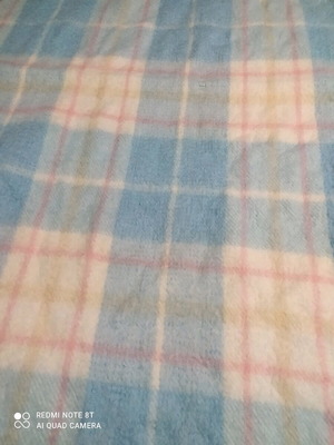 Children's blanket like new 110x86 with wool content