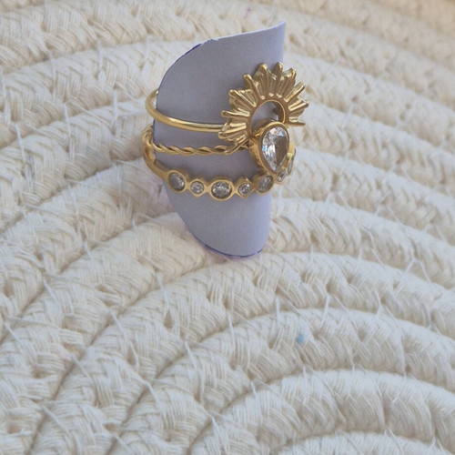 Golden Sun ring set new, 3 pieces with zircon