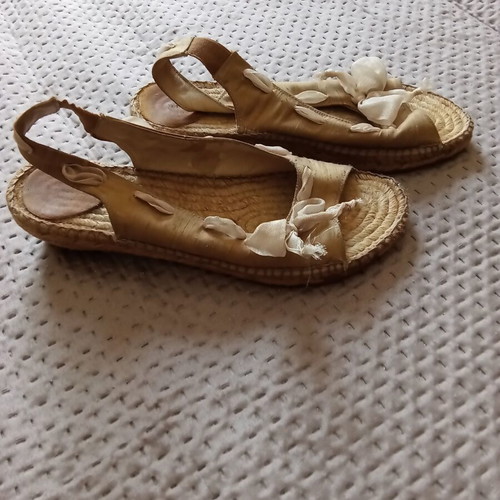 Sandals used, size 38, beige platform style