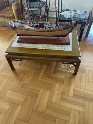 Coffee tables like new, set of three, various sizes