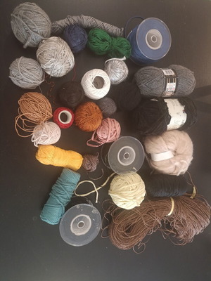 Various yarns like new