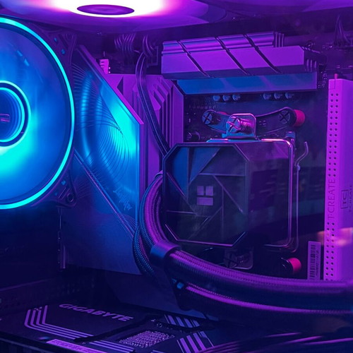 Gaming PC σαν καινούργιο με 5070, Ryzen 5 7500F, 32GB DDR5 RAM, 2TB SSD