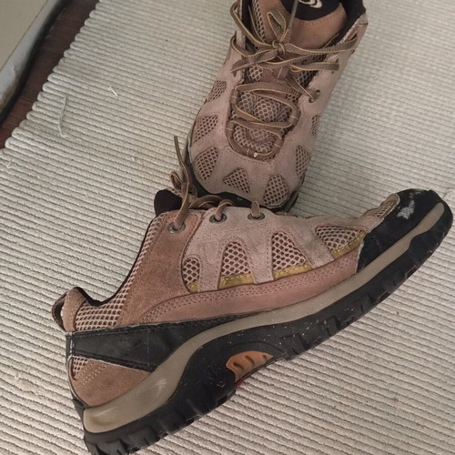 Salomon hiking shoes, beige, size 42
