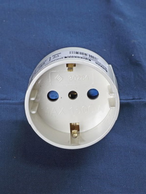 Old type plug adapter to Schuko new