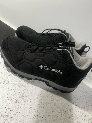 Παπούτσια πεζοπορίας Columbia αδιάβροχα, πάρα πολύ ελαφριά, σαν καινούργια