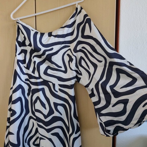 Official dress like new, white and blue, one size