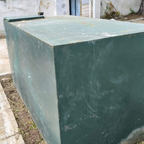 Oil tank 1000 liters like new in excellent condition