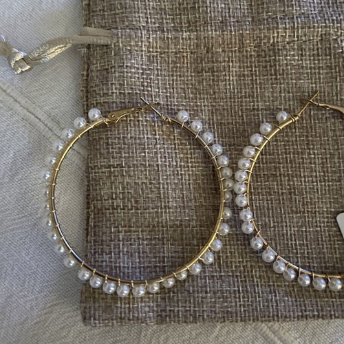 Hoop earrings with pearls gold tone new