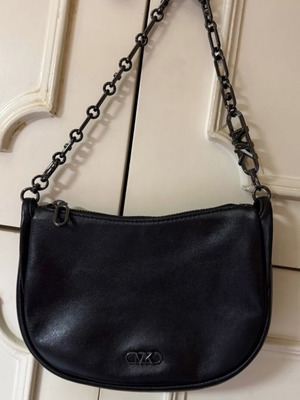 Michael Kors shoulder bag SM Bracelet Pouchette Kendall black like new