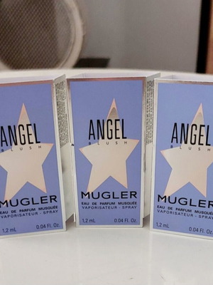 Angel Blush Mugler perfume set new, 3 samples