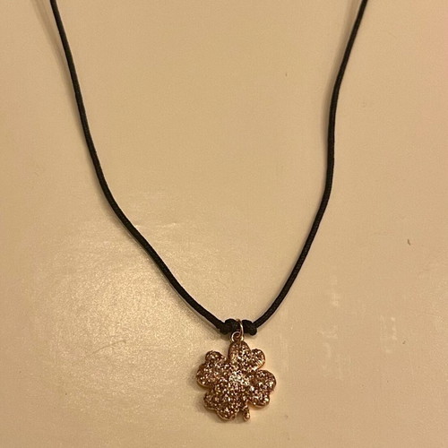 Loisir necklace like new
