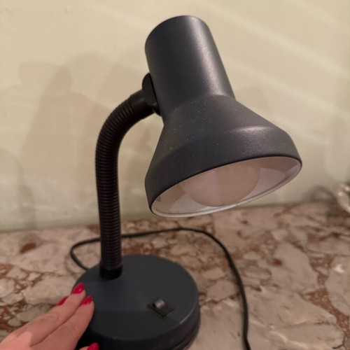 Table lamp with adjustable arm like new, black desk light