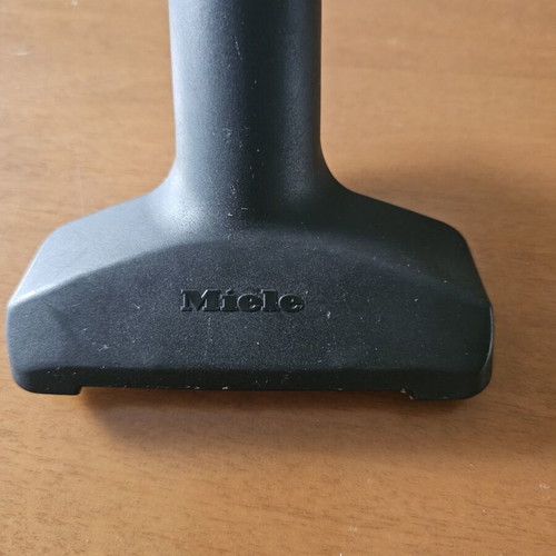 Miele εξαρτήματα μεταχειρισμένα, το ένα σχεδόν καινούργιο, το άλλο με σημάδια