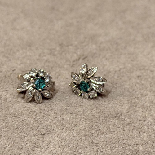 Gold earrings 18 carat with brilliant and emeralds like new
