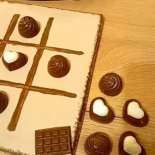 Handmade large ceramic tic tac toe 20×20cm with praline theme new
