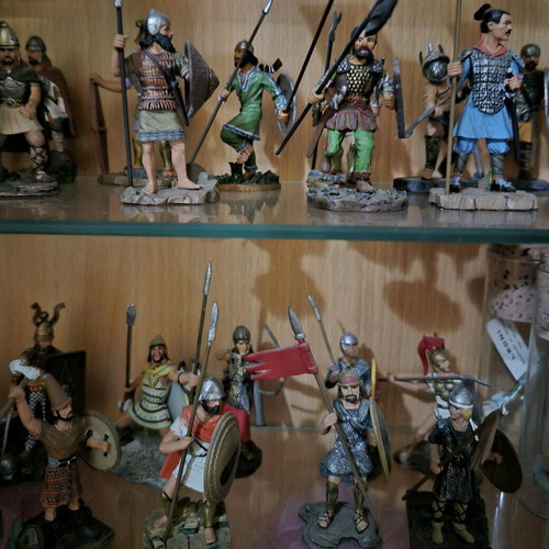 Lead miniatures of ancient warriors like new, set of 77
