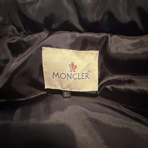 Moncler puffer jacket like new, boys size 6-7, black