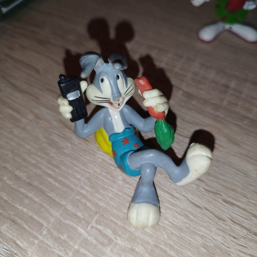 Looney Tunes figures used, medium collection of 18 pieces