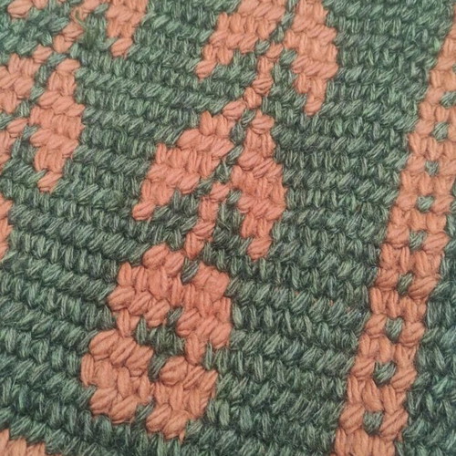 Knitted wool rug like new