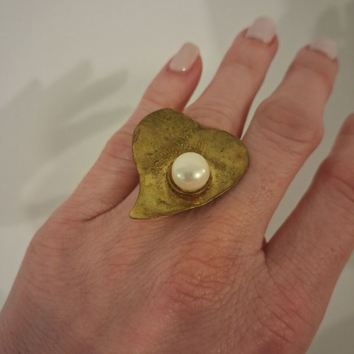 Ring used gold color with white pearl adjustable size