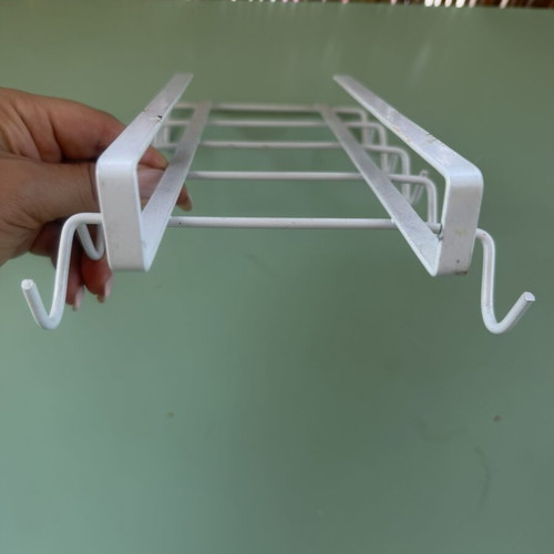 Metal shelf hangers for cups, set of 2